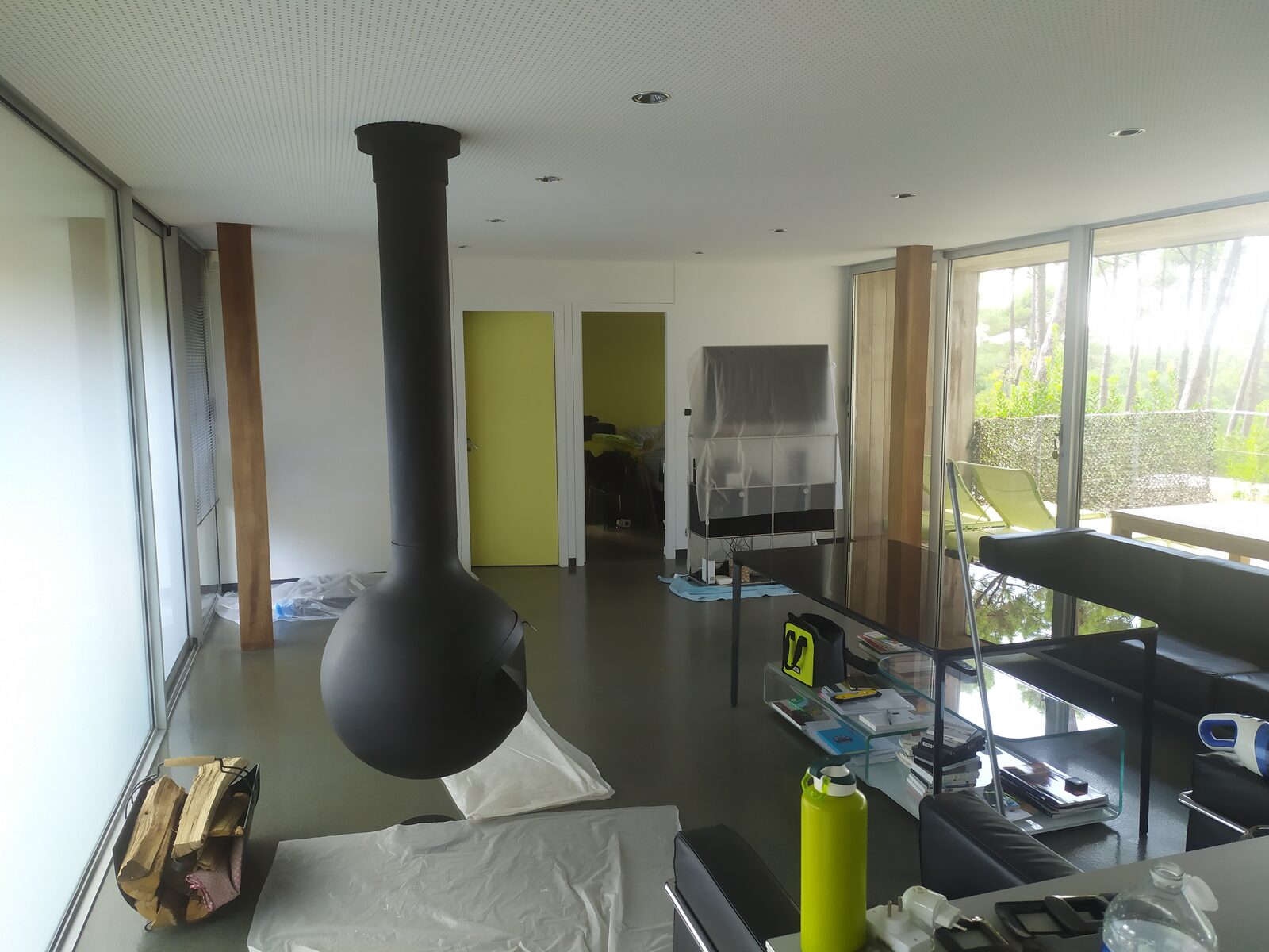 Rénovation peinture d'un séjour contemporain lumineux
